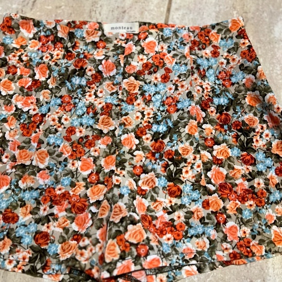 ❤️❤️LIKE NEW -MONTEAU LOS ANGELES SUPER CUTE FLORAL SHORTS SZ M❤️❤️ - Picture 10 of 11
